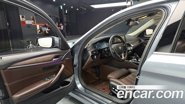 BMW 5-Series 530i xDrive Luxury Plus