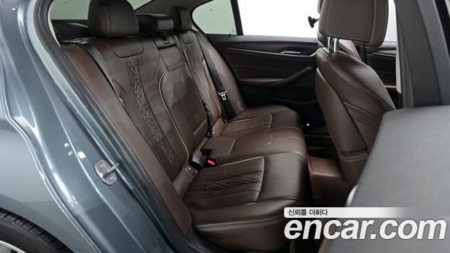 BMW 5-Series 530i xDrive Luxury Plus