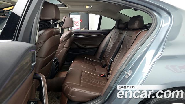 BMW 5-Series 530i xDrive Luxury Plus