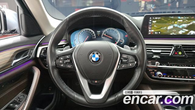 BMW 5-Series 530i xDrive Luxury Plus