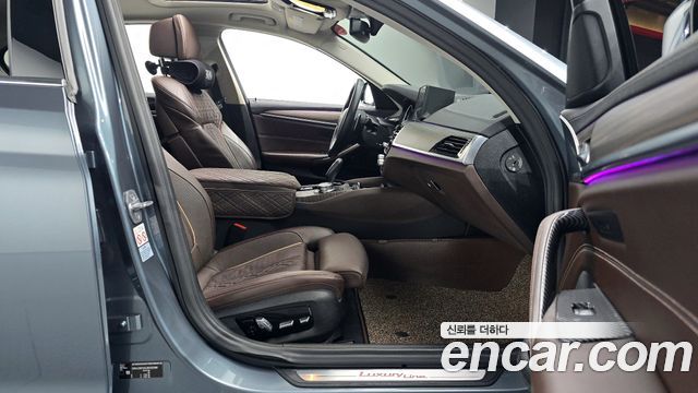 BMW 5-Series 530i xDrive Luxury Plus