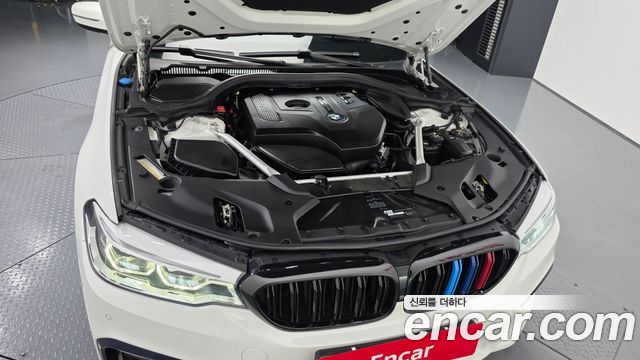 BMW 5-Series 530i xDrive M Sport Package Plus