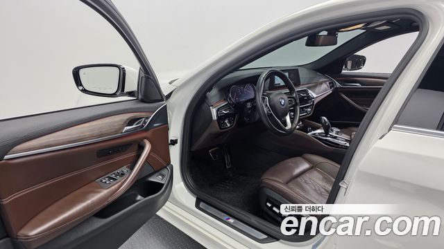 BMW 5-Series 530i xDrive M Sport Package Plus