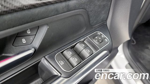 Mercedes-Benz GLA-Class GLA250 4MATIC