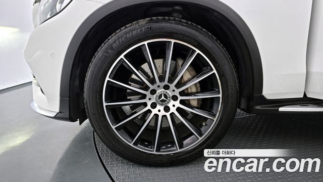 Mercedes-Benz GLC-Class GLC300 4MATIC AMG Line Coupe