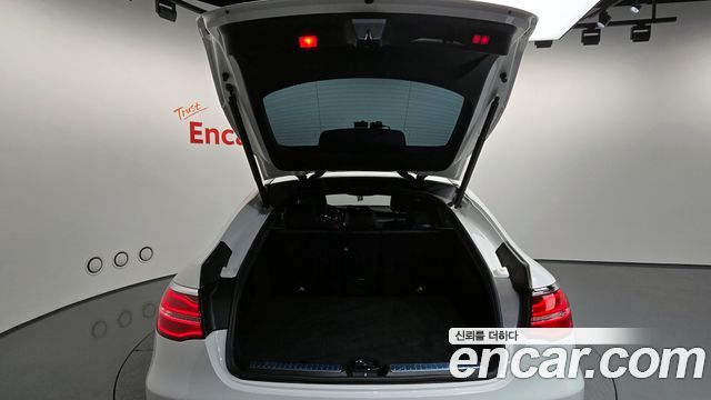 Mercedes-Benz GLC-Class GLC300 4MATIC AMG Line Coupe