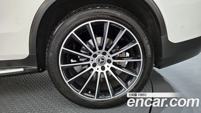 Mercedes-Benz GLC-Class GLC300 4MATIC AMG Line Coupe