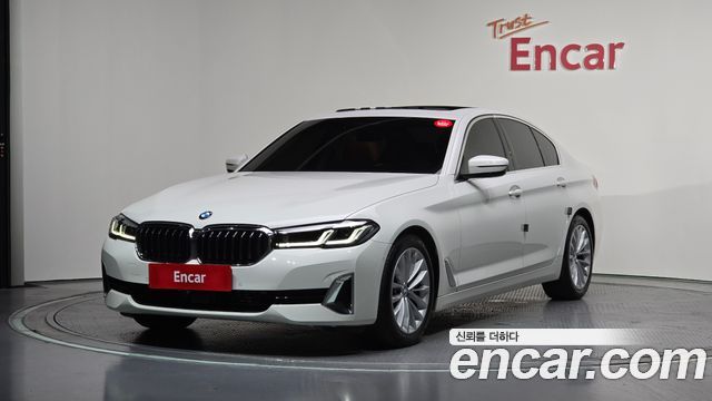 BMW 5-Series 520i Luxury
