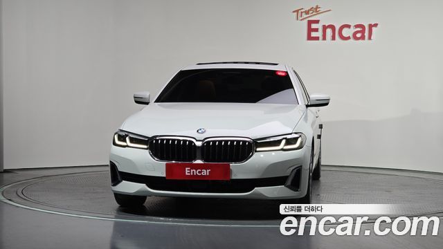 BMW 5-Series 520i Luxury