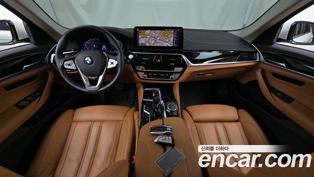 BMW 5-Series 520i Luxury