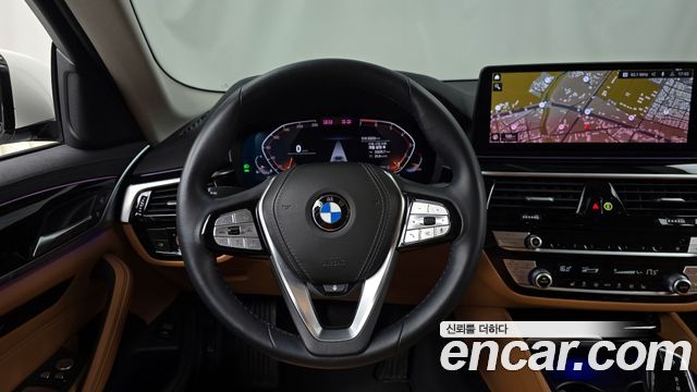 BMW 5-Series 520i Luxury