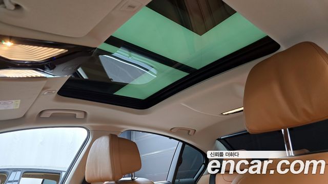 BMW 5-Series 520i Luxury