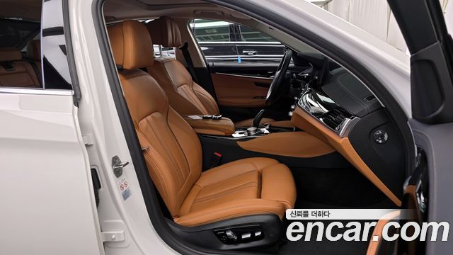 BMW 5-Series 520i Luxury