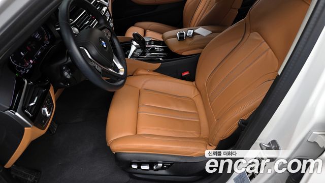 BMW 5-Series 520i Luxury