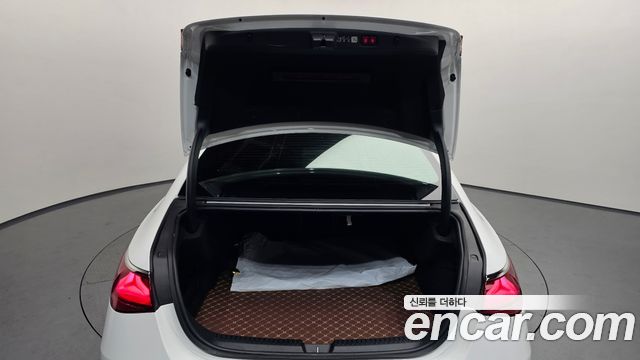 Mercedes-Benz E-Class E200 Avantgarde