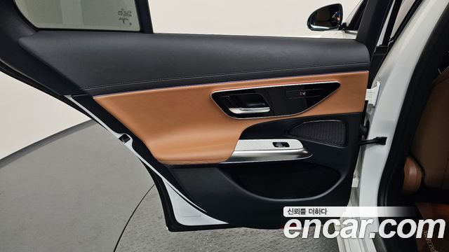 Mercedes-Benz E-Class E200 Avantgarde