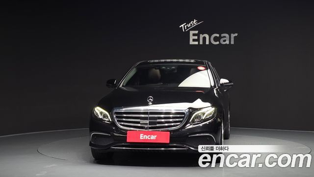 Mercedes-Benz E-Class E300 4MATIC Exclusive