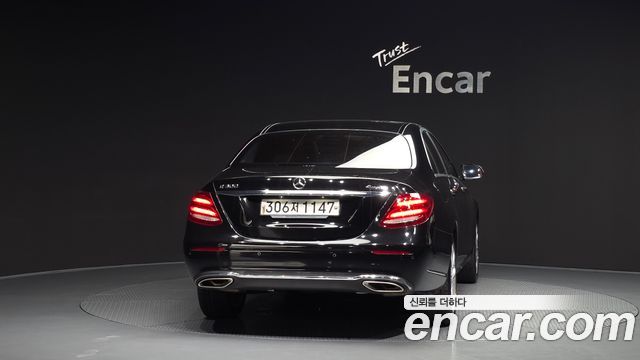 Mercedes-Benz E-Class E300 4MATIC Exclusive