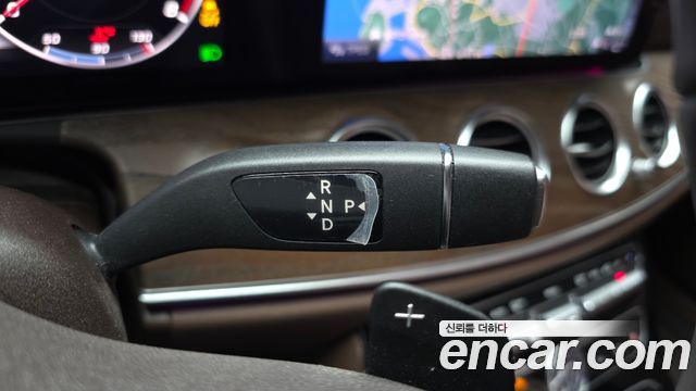 Mercedes-Benz E-Class E300 4MATIC Exclusive