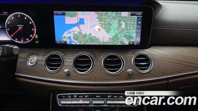 Mercedes-Benz E-Class E300 4MATIC Exclusive