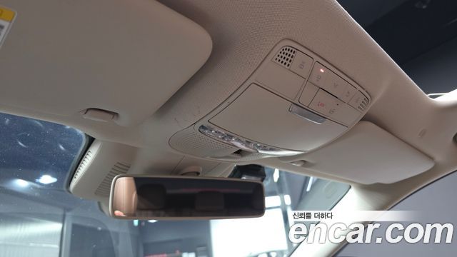 Mercedes-Benz E-Class E300 4MATIC Exclusive