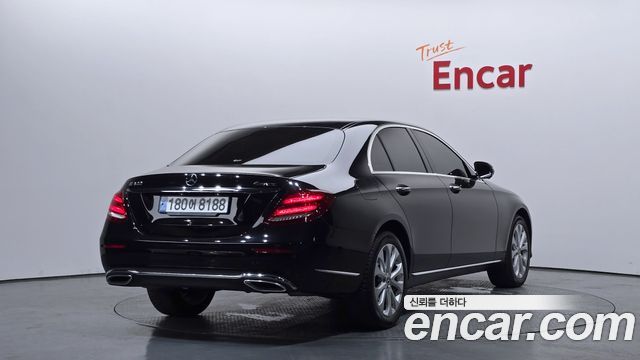Mercedes-Benz E-Class E300 4MATIC Exclusive