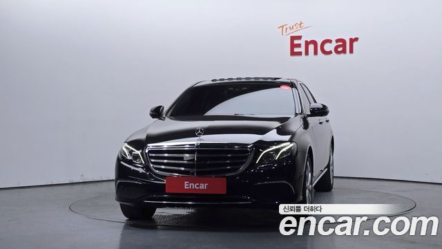 Mercedes-Benz E-Class E300 4MATIC Exclusive