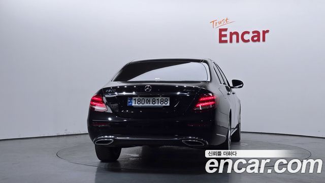 Mercedes-Benz E-Class E300 4MATIC Exclusive