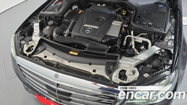Mercedes-Benz E-Class E300 4MATIC Exclusive