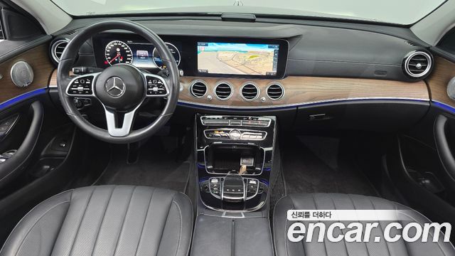 Mercedes-Benz E-Class E300 4MATIC Exclusive