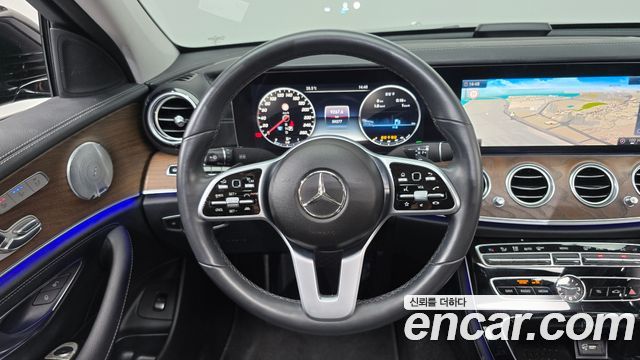 Mercedes-Benz E-Class E300 4MATIC Exclusive