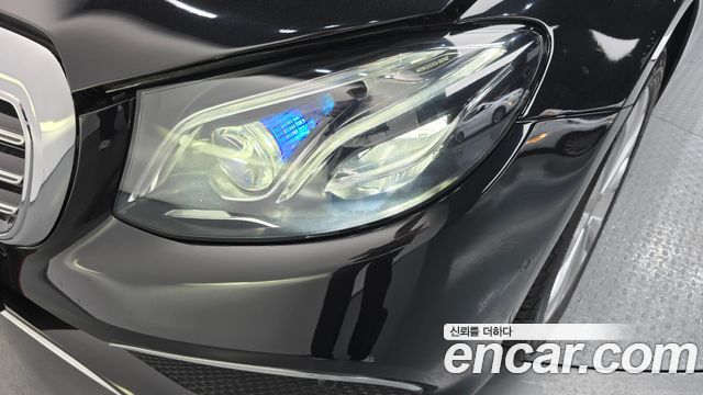 Mercedes-Benz E-Class E300 4MATIC Exclusive