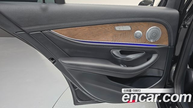 Mercedes-Benz E-Class E300 4MATIC Exclusive