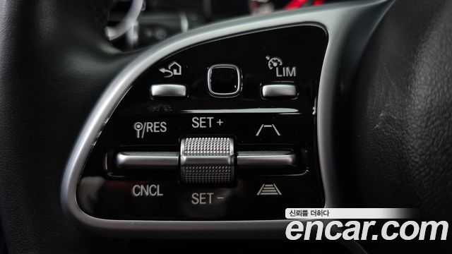 Mercedes-Benz E-Class E300 4MATIC Exclusive
