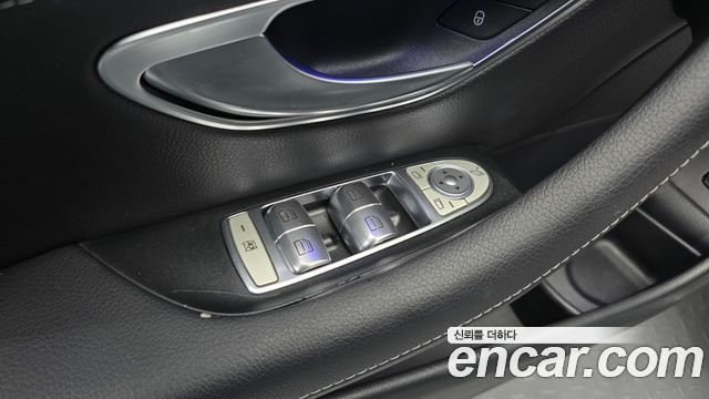 Mercedes-Benz E-Class E300 4MATIC Exclusive
