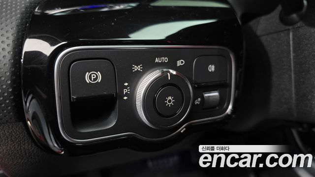 Mercedes-Benz CLA-Class CLA250 4MATIC