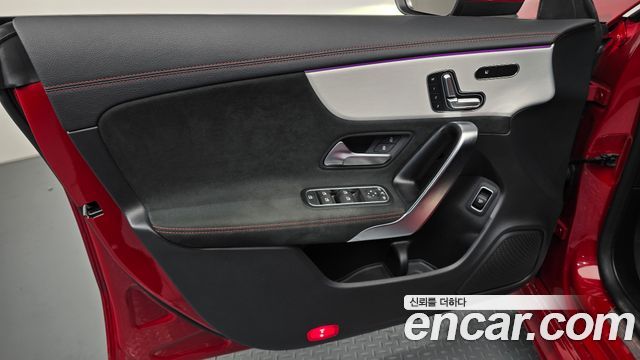 Mercedes-Benz CLA-Class CLA250 4MATIC