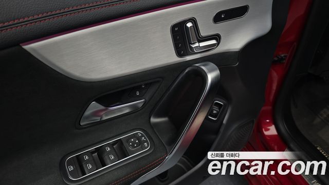 Mercedes-Benz CLA-Class CLA250 4MATIC