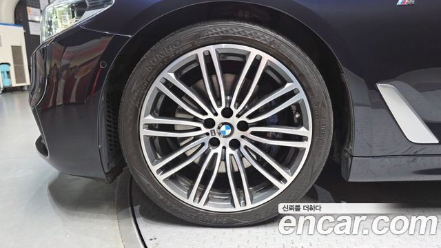 BMW 5-Series 530i M Sport Package Plus
