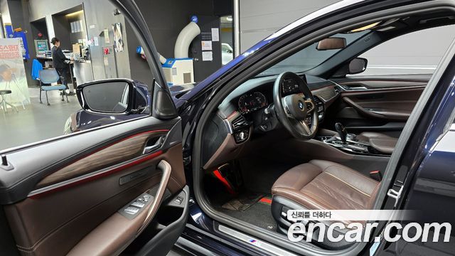 BMW 5-Series 530i M Sport Package Plus