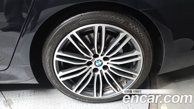 BMW 5-Series 530i M Sport Package Plus