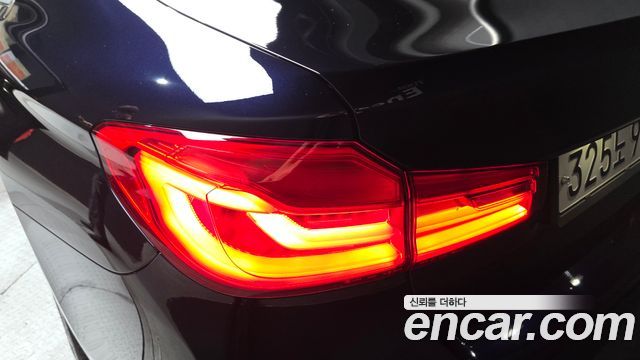 BMW 5-Series 530i M Sport Package Plus