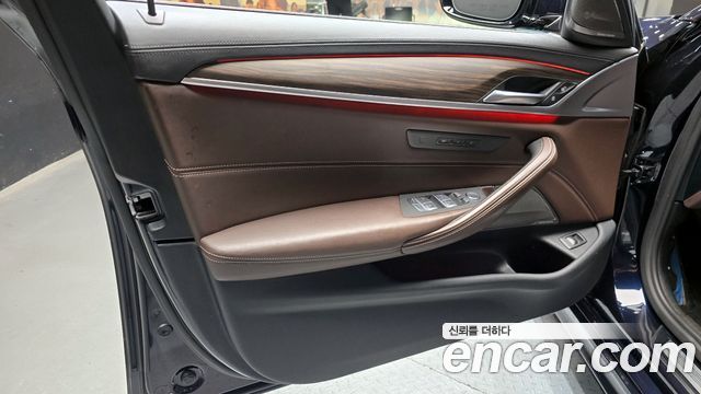 BMW 5-Series 530i M Sport Package Plus