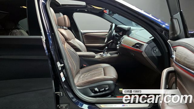 BMW 5-Series 530i M Sport Package Plus