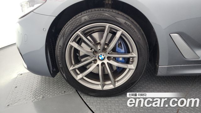 BMW 5-Series 530i xDrive M Sport Package Plus