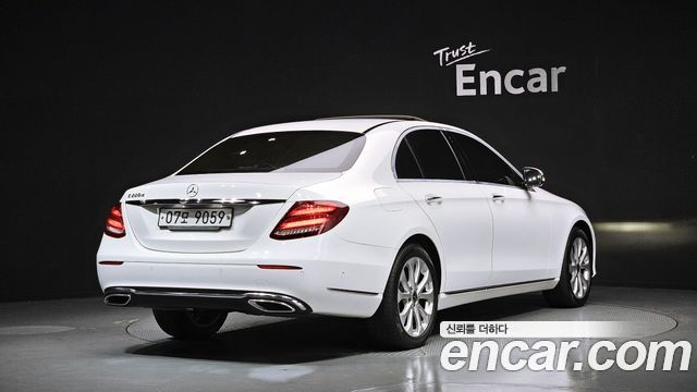 Mercedes-Benz E-Class E220d Exclusive