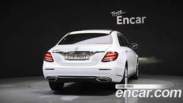 Mercedes-Benz E-Class E220d Exclusive