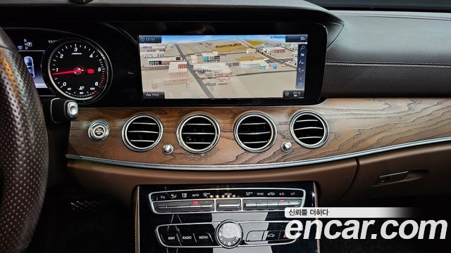 Mercedes-Benz E-Class E220d Exclusive