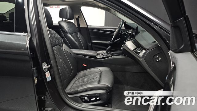 BMW 5-Series 520d xDrive Luxury Plus
