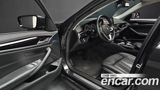 BMW 5-Series 520d xDrive Luxury Plus